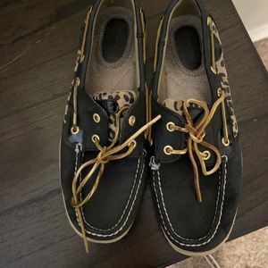 Sperry slides black and leopard